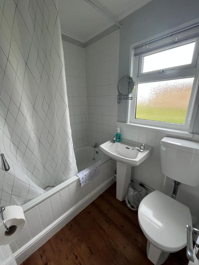 Beachcomber, Sunbeach, Scratby - Two Bed Chalet, Sleeps 4, Free Wi-Fi, Free Club Passes, Free Swimming And Pet Friendly Exterior foto